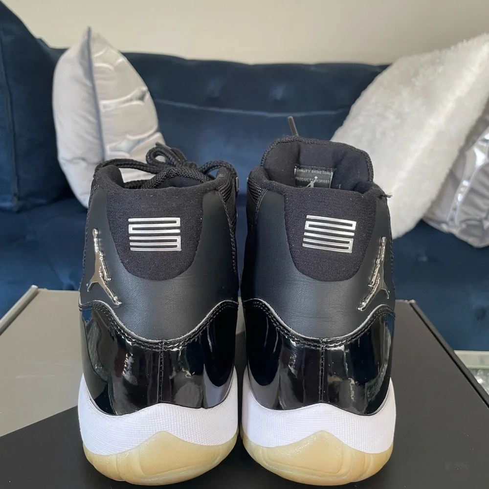 Air Jordan 11 Retro Jubilee Black/White